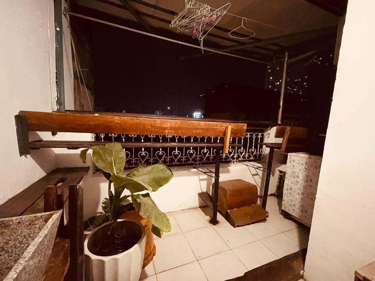 Chu Nhat Cafe & Homestay - 12 Ngo 41 Duong Lang - Co So 1 Hanoi Exterior foto