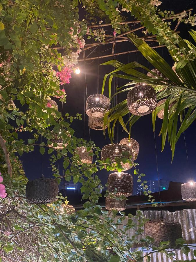 Chu Nhat Cafe & Homestay - 12 Ngo 41 Duong Lang - Co So 1 Hanoi Exterior foto