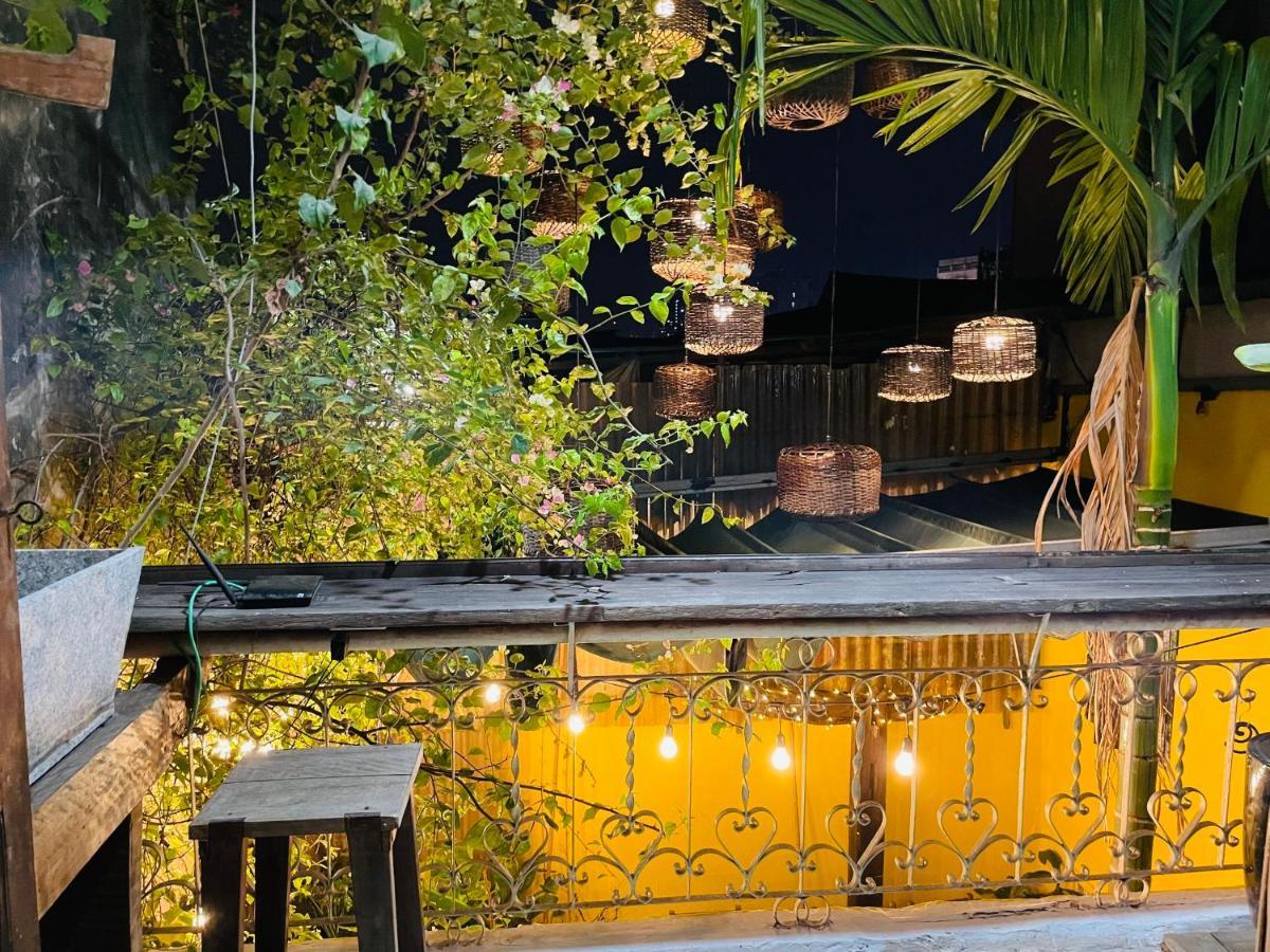 Chu Nhat Cafe & Homestay - 12 Ngo 41 Duong Lang - Co So 1 Hanoi Exterior foto